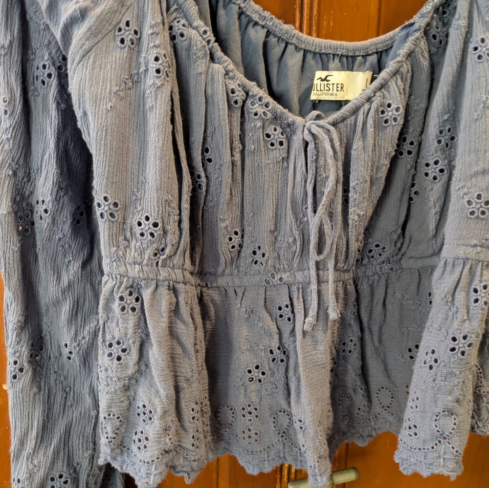 Hollister Babydoll Tie Front Blue Eyelet Blouse - Picture 2 of 4